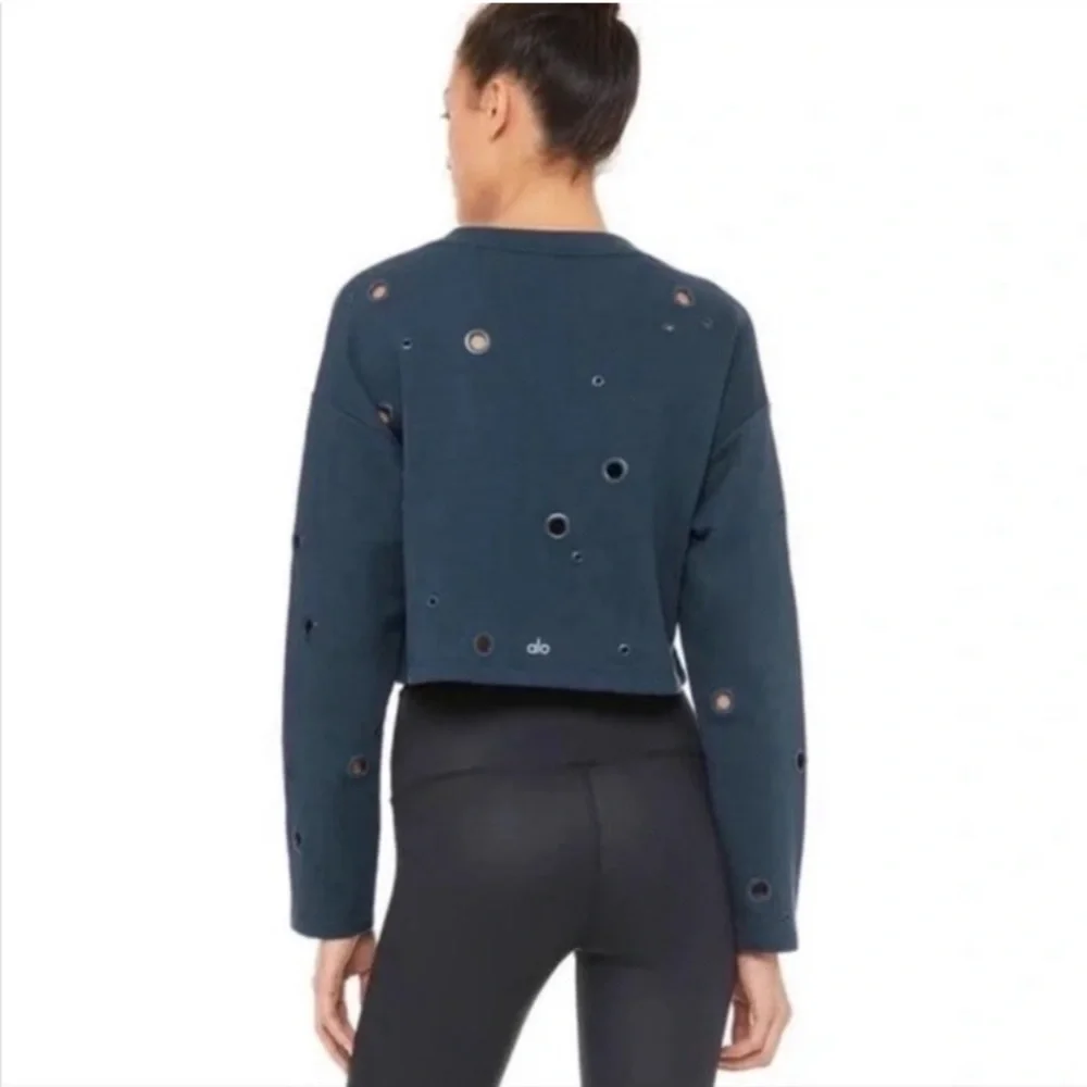 ALO Yoga Cadence Grommet Cropped Sweatshirt